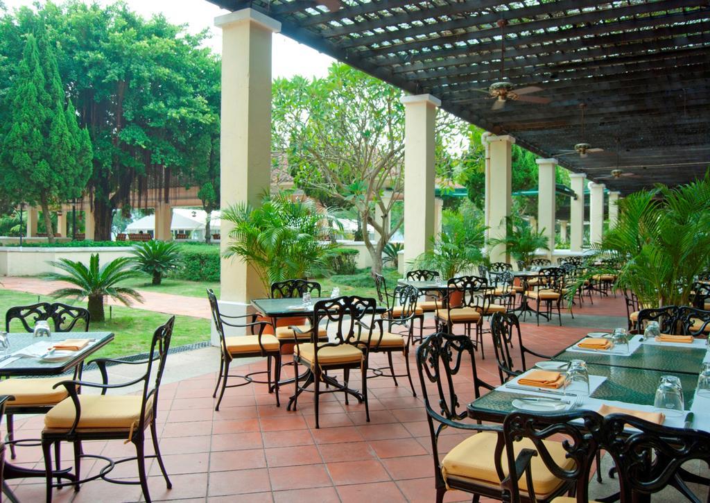 Grand Coloane Resort Macao Exterior foto The restaurant at the hotel